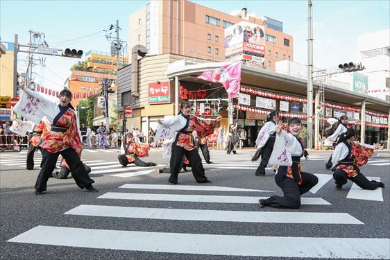 まちなかパフォーマンスステージ（あさか開成高校よさこい部）