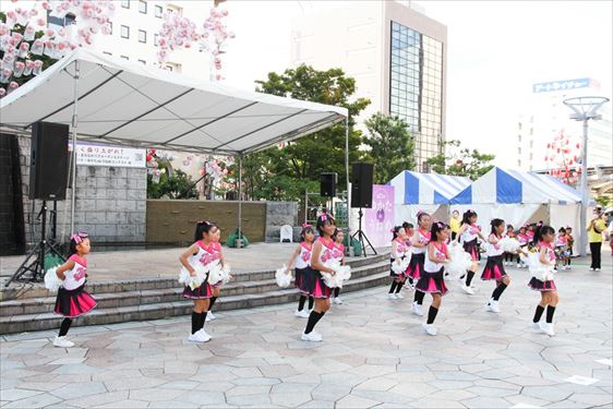 まちなかパフォーマンスステージ（Cheer Dance Academy Tiara）