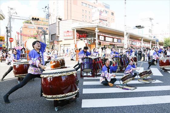 まちなかパフォーマンスステージ（帝京安積高校和太鼓部）